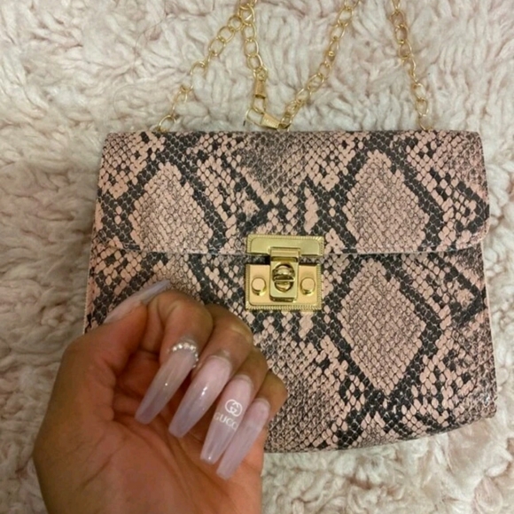 2/$25🌸Small Fashion Crossbody bag - Picture 4 of 11